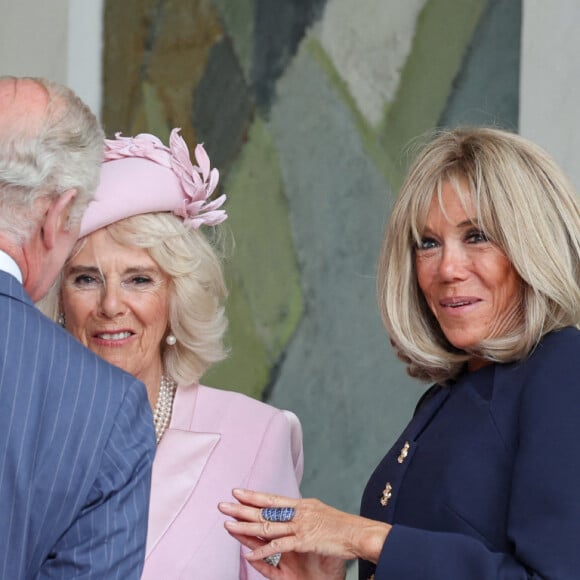 Le roi Charles III d'Angleterre, la reine consort d'Angleterre Camilla Parker Bowles et Brigitte Macron - Sortie - Le roi d'Angleterre et la reine consort reçus au palais de l'Elysée à Paris par E.Macron et sa femme, à l'occasion de leur visite officielle de 3 jours en France. Le 20 septembre 2023 © Jacovides-Moreau / Bestimage 