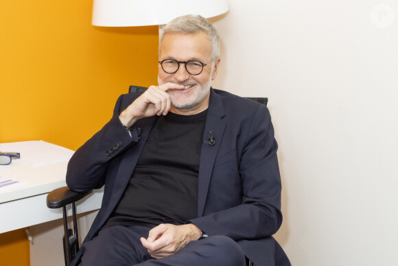 Exclusif - Laurent Ruquier en backstage de la dernière émission de L.Ruquier pour "On Est En Direct (OEED)", présentée par L.Ruquier et L.Salamé, et diffusée en direct sur France 2, à Paris, France, le 4 juin 2022. © Jack Tribeca/Bestimage 