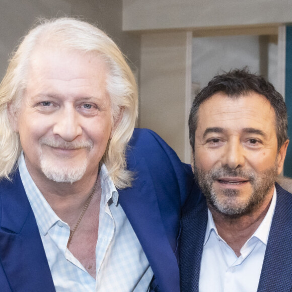 En revanche, il y a un domaine qui le débecte, c'est celui des réseaux sociaux.
Exclusif - Patrick Sebastien, Bernard Montiel lors de l'enregistrement de l'émission "Olympiascope" à Paris. Le 6 avril 2022 © Jack Tribeca / Bestimage