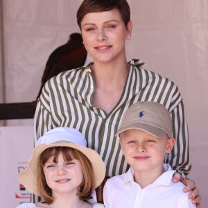 La princesse Charlene de Monaco, Le prince Jacques de Monaco, marquis des Baux, La princesse Gabriella de Monaco, comtesse de Carladès - Le prince Albert II de Monaco parcourt la 4ème rencontre des sites historiques Grimaldi sur la place du palais Princier à Monaco le 10 juin 2023. © Sebastien Botella / Nice Matin / Bestimage 