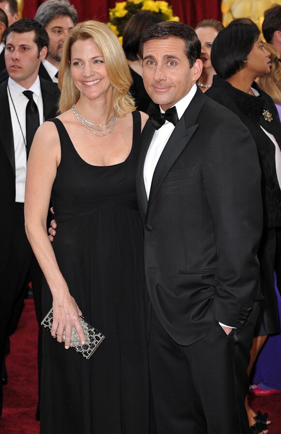 Steve Carell et sa femme Nancy, à l'occasion du tapis rouge de la 82e cérémonie des Oscars, au Kodak Theatre de Los Angeles, le 7 mars 2010.