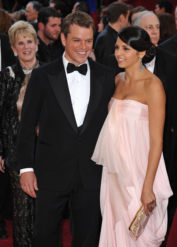 Matt Damon et sa femme, à l'occasion du tapis rouge de la 82e cérémonie des Oscars, au Kodak Theatre de Los Angeles, le 7 mars 2010.