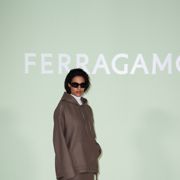 Tina Kunakey chez Ferragamo
Tina Kunakey au défilé Ferragamo lors de la Fashion Week de Milan le 23 septembre 2023.