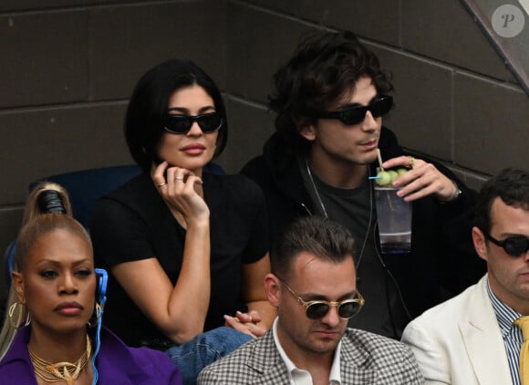 Kylie Jenner et son compagnon Timothée Chalamet - Finale masculine opposant Novak Djokovic à Daniil Medvedev lors de l'US Open au stade Arthur Ashe. New York, le 10 septembre 2023.