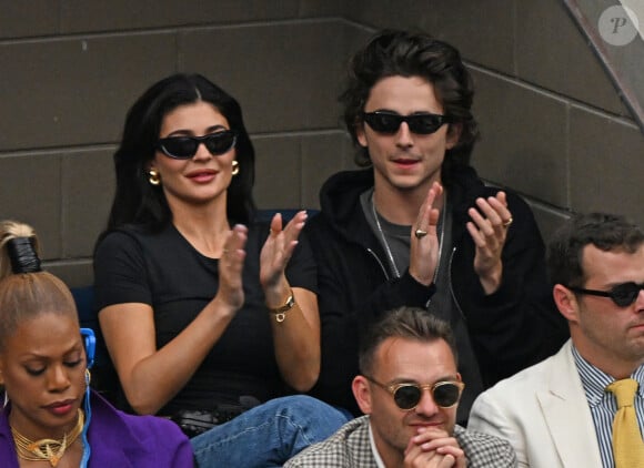 Kylie Jenner et son compagnon Timothée Chalamet - Finale masculine opposant Novak Djokovic à Daniil Medvedev lors de l'US Open au stade Arthur Ashe. New York, le 10 septembre 2023.