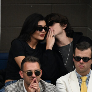 Kylie Jenner et son compagnon Timothée Chalamet - Finale masculine opposant Novak Djokovic à Daniil Medvedev lors de l'US Open au stade Arthur Ashe. New York, le 10 septembre 2023.