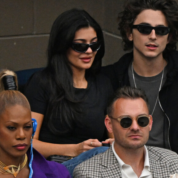 Kylie Jenner et son compagnon Timothée Chalamet - Finale masculine opposant Novak Djokovic à Daniil Medvedev lors de l'US Open au stade Arthur Ashe. New York, le 10 septembre 2023.