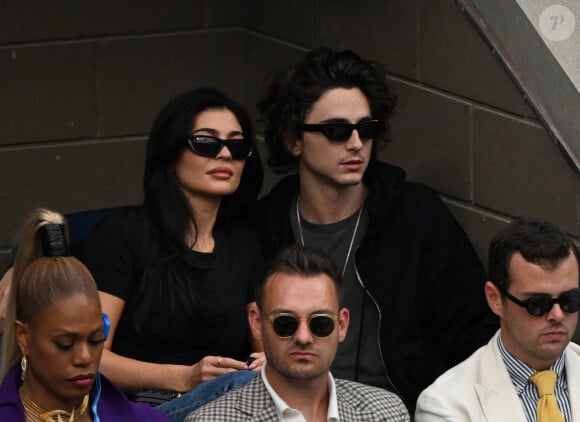 Kylie Jenner et son compagnon Timothée Chalamet - Finale masculine opposant Novak Djokovic à Daniil Medvedev lors de l'US Open au stade Arthur Ashe. New York, le 10 septembre 2023.