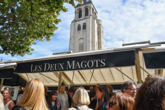 - Prix des Deux Magots 2023 lors de la 90ème édition au café Les Deux Magots, le 25 septembre 2023 à Paris. G.Boley est le lauréat de cette année pour son livre "A ma soeur et unique" (Ed. Grasset). © Denis Guigenbourg / Bestimage 