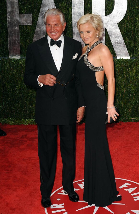 George Hamilton et Barbara Sturm à la fête pour les Oscars organisée par le magazine Vanity Fair le 7 mars 2010