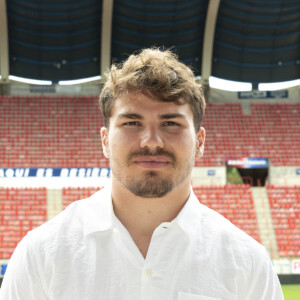 Antoine Dupont, capitaine de l’équipe de France, lors du Forum des Territoires positifs organisé par l’Institut de l'Economie Positive au stade de la Méditerranée Raoul Barriere, à Béziers, France, le 30 juin 2023. © Valentina Claret/Panoramic/Bestimage