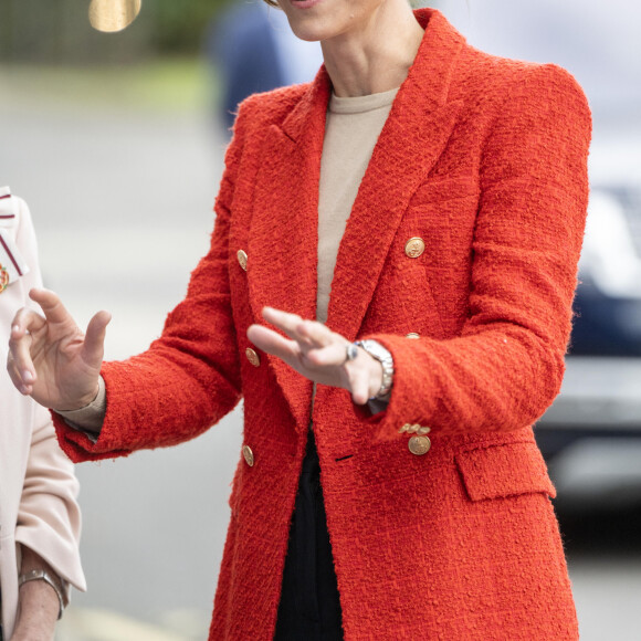 Une journée pour laquelle elle était particulièrement élégante !
Catherine (Kate) Middleton, princesse de Galles se rend au centre éducatif Orchards de Milton Regis à Sittingbourne le 27 septembre 2023. 