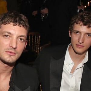 Niels Schneider et son frère Aliocha Schneider - Dîner de l'association AEM, au profit des enfants du Rwanda par Babeth Djian au pavillon Ledoyen à Paris. Le 23 mars 2023 © Bertrand Rindoff Petroff-Olivier Borde / Bestimage