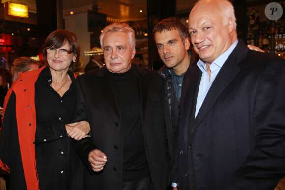 Michel Sardou et sa femme Anne-Marie Périer, Steve Suissa et Eric-Emmanuel Schmitt - Générale de la pièce "The Guitrys" au théâtre Rive Gauche à Paris, le 16 octobre 2013.