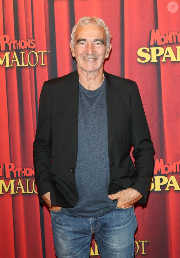 Raymond Domenech - Générale de la comédie musicale "Monty Python's Spamalot" au Théâtre de Paris, le 28 septembre 2023. © Coadic Guirec/Bestimage