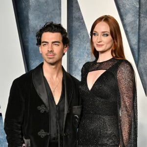 Joe Jonas et Sophie Turner ont annoncé qu'ils souhaitaient divorcer.
Joe Jonas et Sophie Turner au photocall de la soirée "Vanity Fair" lors de la 95ème édition de la cérémonie des Oscars à Los Angeles, le 12 mars 2023.