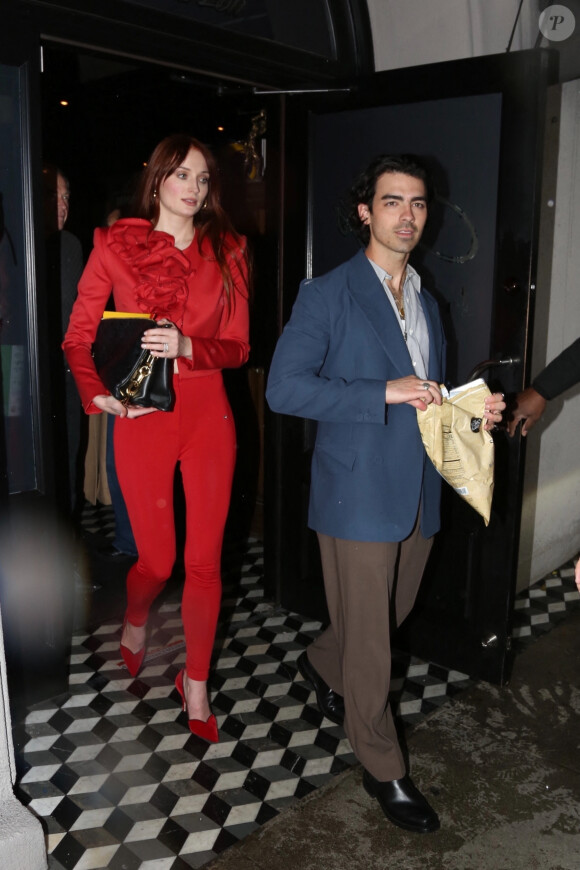 Joe Jonas, Sophie Turner à la sortie du restaurant "Craig's" à Los Angeles. Le 30 janvier 2023.