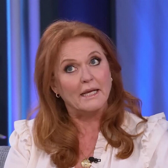 Sarah Ferguson, duchesse d'York, fait la promotion de son livre "A Most Intriguing Lady" dans l'émission "The Kelly Clarkson Show". New York. Le 15 mars 2023. 