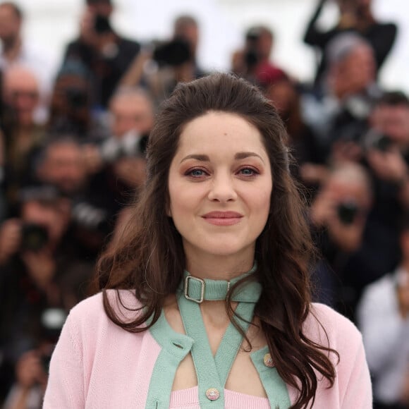 Marion Cotillard au photocall de "Little Girl Blue" lors du 76ème Festival International du Film de Cannes, le 21 mai 2023. © Jacovides / Moreau / Bestimage 