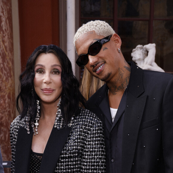 Cher et son compagnon Andrew Edwards - Les célébrités assistent au défilé Valentino "Collection Prêt-à-Porter Printemps/Eté 2024" lors de la Fashion Week de Paris (PFW), le 1er octobre 2023. 