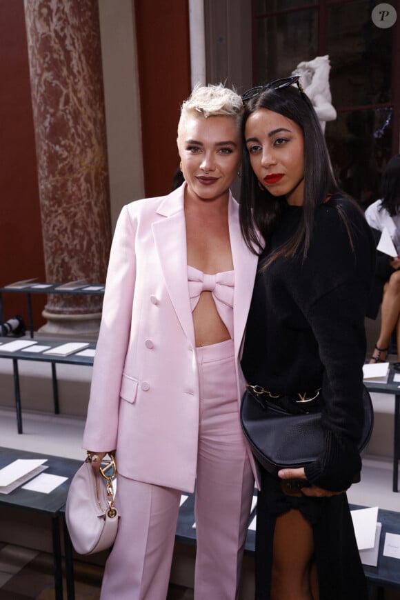 Florence Pugh et Benedetta Piccoli - Les célébrités assistent au défilé Valentino "Collection Prêt-à-Porter Printemps/Eté 2024" lors de la Fashion Week de Paris (PFW), le 1er octobre 2023. 