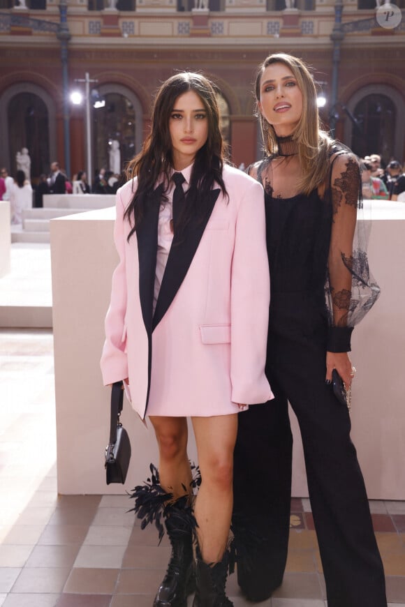 Livia Nunes Marques - Les célébrités assistent au défilé Valentino "Collection Prêt-à-Porter Printemps/Eté 2024" lors de la Fashion Week de Paris (PFW), le 1er octobre 2023. 