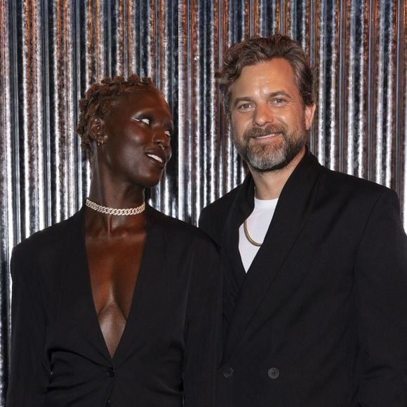 Joshua Jackson et Jodie Turner-Smith sont en plein divorce.
Joshua Jackson et Jodie Turner-Smith au défilé COS lors de la Fashion Week de New York (NYFW)