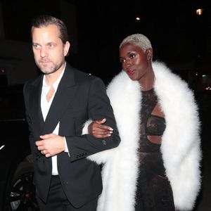 Il y a quelques jours, elle a publié un post sur sa vision de l'amour qui se lit différemment maintenant qu'on sait qu'elle divorce de Joshua Jackson.
Joshua Jackson et Jodie Turner-Smith à l'afterparty des "Fashion Awards" au Chiltern Firehouse à Londres, Royaume Uni, le 5 décembre 2022.