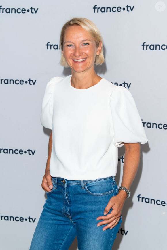 Eléonore Gay lors du photocall dans le cadre de la conférence de presse de France Télévisions au Pavillon Gabriel à Paris, France, le 24 août 2021. © Pierre Perusseau/Bestimage