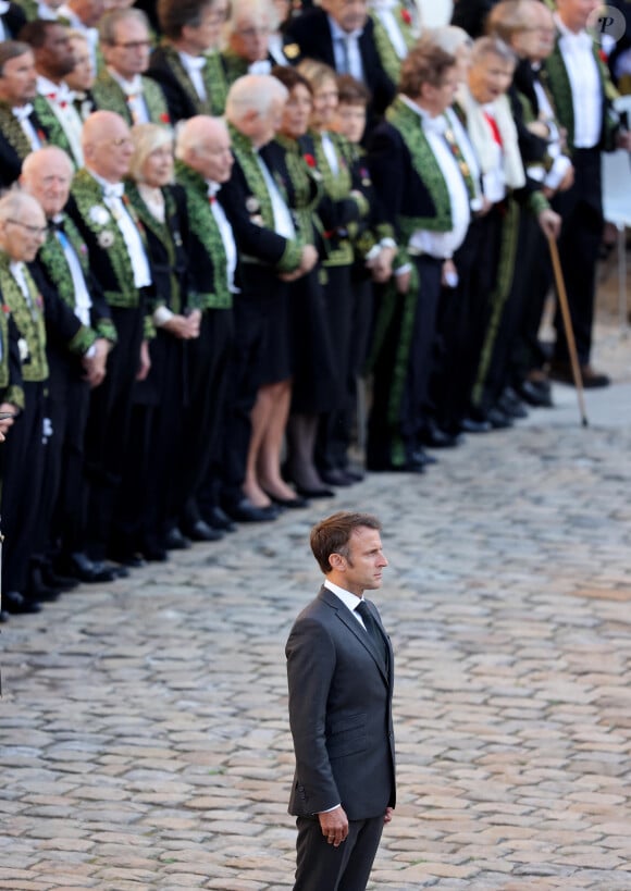 Le président Emmanuel Macron lors de l'hommage à Hélène Carrère d’Encausse aux Invalides à Paris le 3 octobre 2023. © Dominique Jacovides / Bestimage