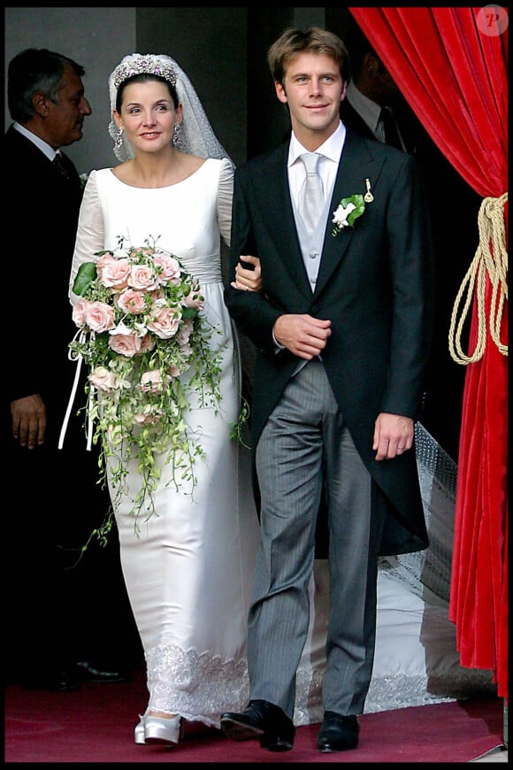 Emmanuel-Philibert de Savoie et Clotilde Courau viennent de célébrer leurs noces de porcelaine
Le prince Emmanuel-Philibert de Savoie et Clotilde Courau lors de leur mariage à la basilique Sainte-Marie des Anges à Rome, en Italie. Le 25 septembre 2003