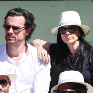 ainsi qu'administrateur de la FNSP.
Marie Drucker et son compagnon Mathias Vicherat - Personnalités dans les tribunes lors des internationaux de France de Roland Garros à Paris. Le 10 juin 2017. © Jacovides - Moreau / Bestimage 