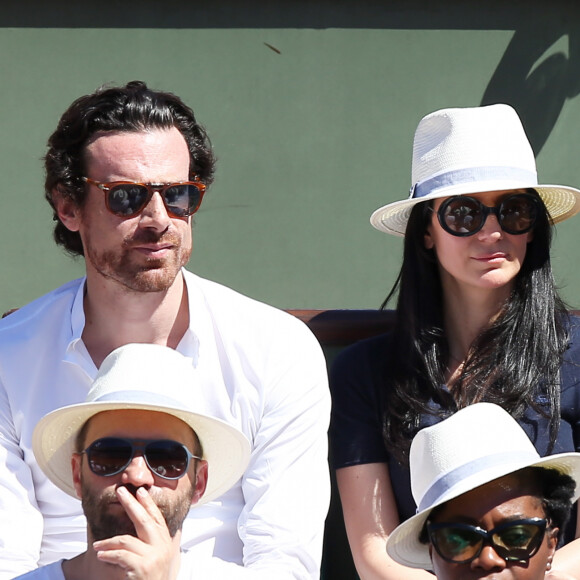 Marie Drucker et son compagnon Mathias Vicherat - Personnalités dans les tribunes lors des internationaux de France de Roland Garros à Paris. Le 10 juin 2017. © Jacovides - Moreau / Bestimage 