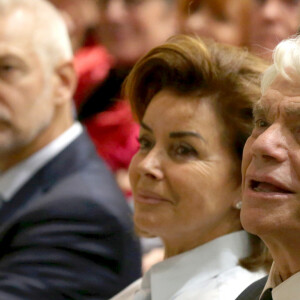 L'important pour eux était de se surprendre
Exclusif - Bernard Tapie, nouveau parrain des étudiants en médecine, en compagnie de sa femme Dominique et de Christian Estrosi (maire de Nice) participe à la rentrée solennelle de la faculté de médecine de Nice, le 22 novembre 2018. 