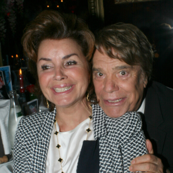 Bernard Tapie et Dominique ont vécu 52 ans ensemble, dont 34 ans mariés
Bernard Tapie et sa femme Dominique - Michou fête ses 85 ans et les 60 ans de son cabaret à Paris 