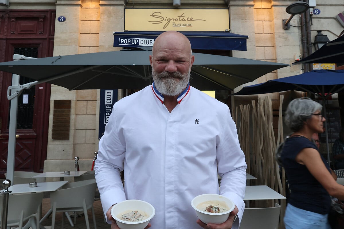 Photo Le Chef Philippe Etchebest D Cline Son Plat Signature En Mode