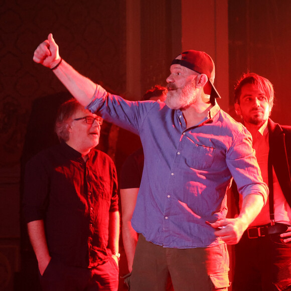 Exclusif - C'est pour l'ouverture du "Festival des fous rires de Bordeaux" que le presentateur tv Alex Jaffrey en compagnie du chef cuisinier Philippe Etchebest et de son groupe de rock "Chef and the Gang" presentent un spectacle musical et humoristique. Le celebre chef a chanté lui-meme plusieurs standards des années 70 à nos jours, le 19 Mars 2023. Patrick Bernard-Fabien Cottereau/BESTIMAGE 