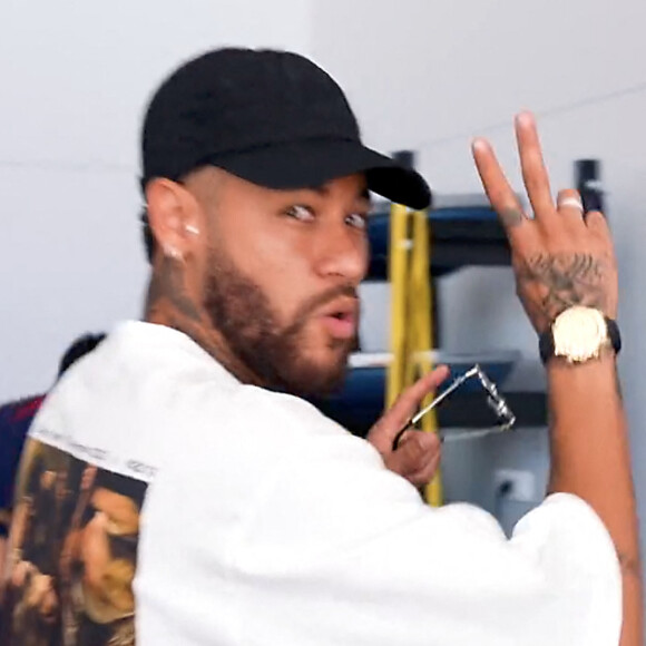 Les adieux de Neymar, qui vient de signer en Arabie saoudite au club de Al-Hilal, à ses anciens coéquipiers ( dont Kylian Mbappé) au campus du PSG à Poissy le 17 août 2023. © PSG Twitter via Bestimage 