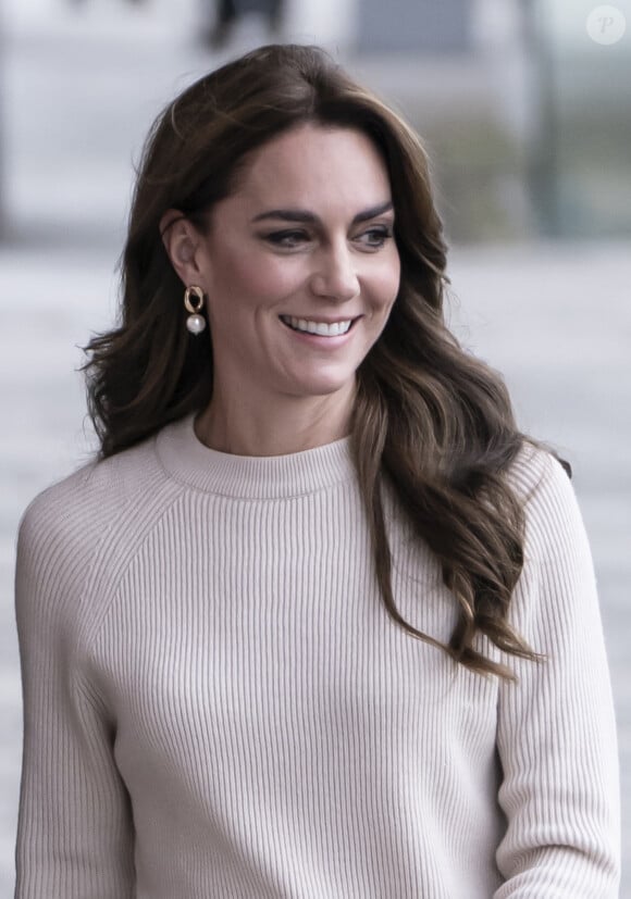 Kate Middleton avait choisi de se rendre dans une fac pour la santé mentale ce mercredI
Catherine (Kate) Middleton, princesse de Galles, arrive à l'université de Nottingham dans le cadre de la Journée mondiale de la santé mentale (World Mental Health Day). 