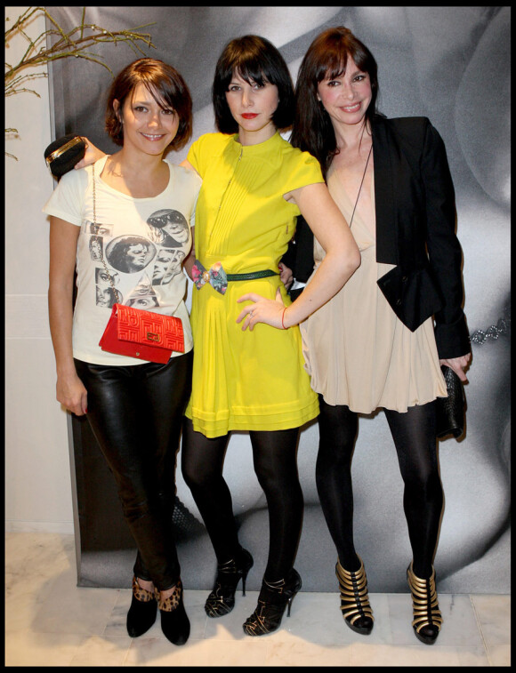 Emma de Caunes, Cécile Togni et Frédérique Lopez lors de la présentation de la nouvelle boutique du joaillier David Yurman au Printemps Haussmann à Paris le 7 mars 2010