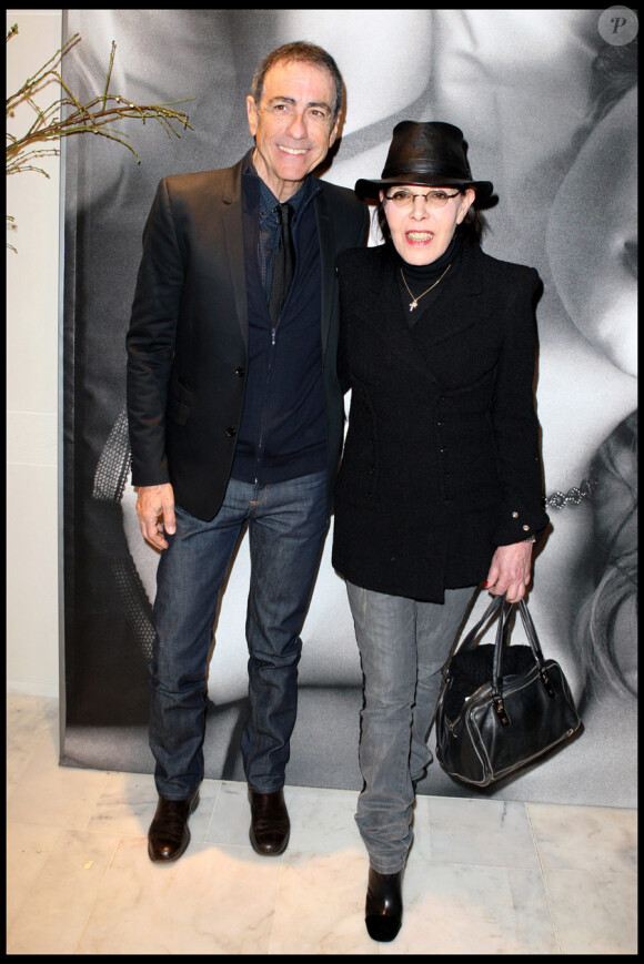 Alain Chamfort et Dani lors de la présentation de la nouvelle boutique du joaillier David Yurman au Printemps Haussmann à Paris le 7 mars 2010