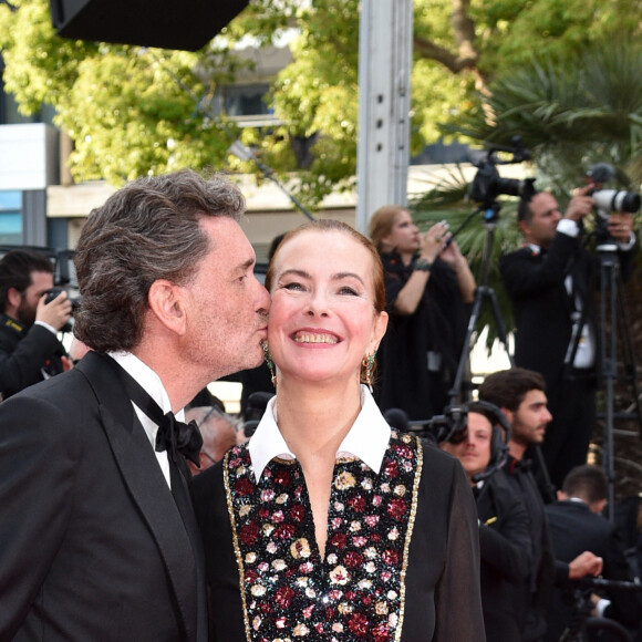 Philippe Sereys de Rothschild et sa compagne Carole Bouquet - Montée des marches pour la cérémonie de clôture du 75ème Festival International du Film de Cannes. Le 28 mai 2022 © Giancarlo Gorassini / Bestimage 