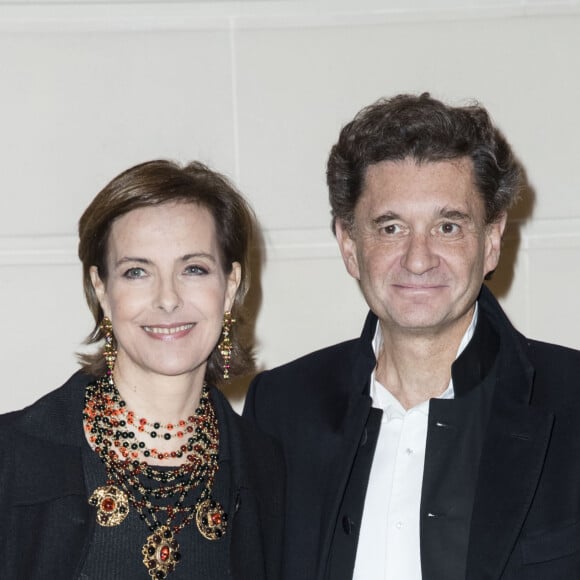 Carole Bouquet et son compagnon Philippe Sereys de Rothschild - Photocall lors du deuxième défilé Chanel "Métiers d'Art" au Ritz à Paris, France, le 6 décembre 2016. © Olivier Borde/Bestimage 