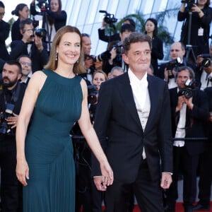 De 2012 à 2023, elle a en effet été en couple avec Philippe Sereys de Rotschild.
Carole Bouquet et son compagnon Philippe Sereys de Rothschild - Montée des marches du film "The Little Prince" (Le Petit Prince) lors du 68 ème Festival International du Film de Cannes, à Cannes le 22 mai 2015. 