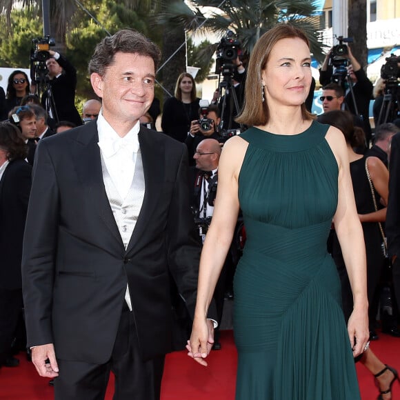 Carole Bouquet et son compagnon Philippe Sereys de Rothschild - Montée des marches du film "The Little Prince" (Le Petit Prince) lors du 68 ème Festival International du Film de Cannes, à Cannes le 22 mai 2015. 