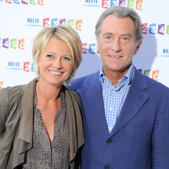 La compagne de William Leymergie décide alors de s'éloigner de ces mêmes réseaux.
Sophie Davant et William Leymergie à la conférence de presse de rentrée du groupe France Télévisions.