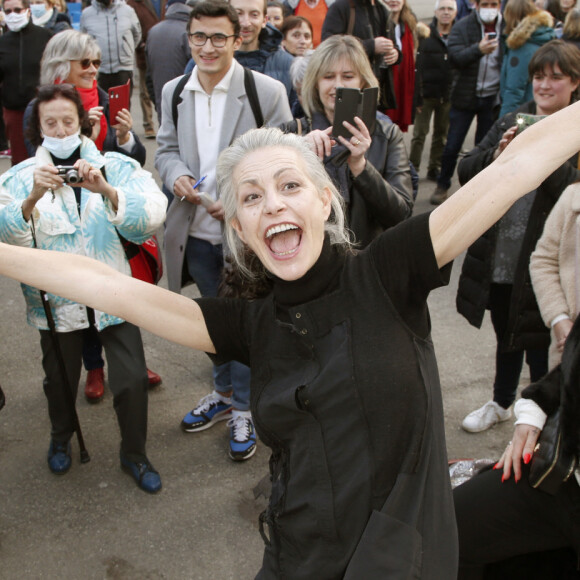 L'époque où Lio prenait le dessert avec l'abominable homme des neiges est révolue
Lio - Photocall lors de la 24e édition du Festival des Créations TV de Luchon. © Christophe Aubert via Bestimage