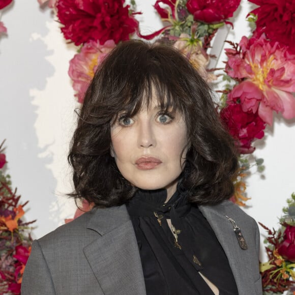 L'actrice devait être jugée à Paris ce jeudi 19 octobre 2023
Isabelle Adjani au photocall du dîner de lancement des Parfums Louis Vuitton, Stellar Times, Cosmetic Cloud, Dancing Blossom, Rhapsody et Symphony, à la fondation Louis Vuitton à Paris, France, le 5 juillet 2021. © Olivier Borde/Bestimage 