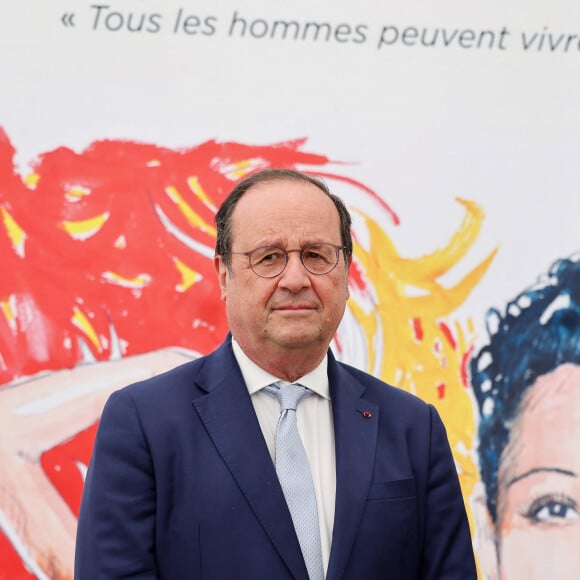 L'ancien président de la République était à Strasbourg jeudi 19 octobre
 
Exclusif - François Hollande - Inauguration du 1er Festival du livre Joséphine Baker-Licra au parc de Joséphine Baker à Castelenaud-la Chapelle le 24 juin 2023. Depuis 2021, Joséphine Baker est entrée au Panthéon, afin de récompenser une vue entière d'engagements au service de la Nation. Un évènement organisé par la Licra, la ligue internationale contre le racisme et l'antisémitisme, fondée depuis 95 ans. Un organisme avec une ligne de conduite simple : L'universalité des droits de l'Homme.Un évènement gratuit encré autour des livres, mais surtout, autour des valeurs de Joséphine Baker, avec une ouverture au public dès 10h le samedi matin, avant de laisser place durant tout le weekends, à diverses tables rondes, conférences, et séances de dédicaces.En plus des nombreux auteurs sur place, on pouvait découvrir l'exposition "Joséphine Baker dans ses combats", une exposition créée par l'équipe du festival du livre et qui retrace la vie de Joséphine Baker à travers ses combats avec la présence d'archives rares et inédites. Ce festival a donné lieu à la création d'un prix Joséphine Baker. Le choix du lieu est emblématique puisque Joséphine Baker y réside de 1937 à 1969, période pendant laquelle elle fut tour-à-tour agent du contre-espionnage français, figure de proue de la défense d'une fraternité universelle "tribu arc-en-ciel" et de la lutte contre le racisme : Joséphine Baker est, en uniforme de l'armée de l'air française, aux côtés de Martin Luther King lorsqu'il prononce son discours "I have a dream" en 1963.Joséphine Baker était une militante active de la Licra dès la fin des années 1930 en tant qu'ambassadrice internationale de l'association. © Dominique Jacovides / Bestimage