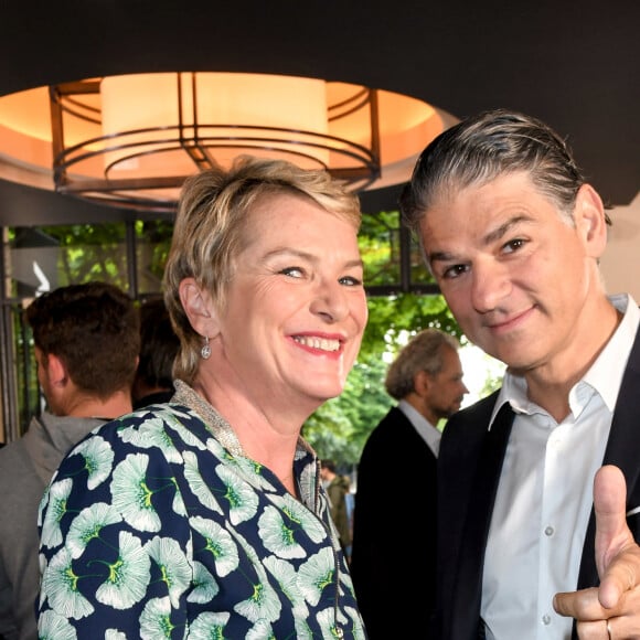 Élise Lucet et Jacques Cardoze au photocall de la conférence de presse de France 2 au théâtre Marigny à Paris le 18 juin 2019 © Coadic Guirec / Bestimage